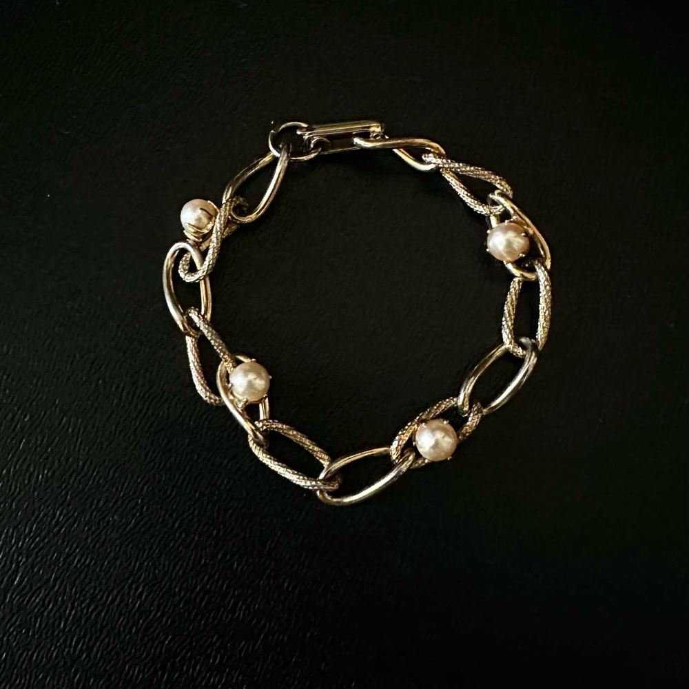 VINTAGE Gold Tone Chain Bracelet With Pearl Accents Elegant Small 6.5" wrist